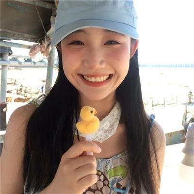 沙滩上的夏娃